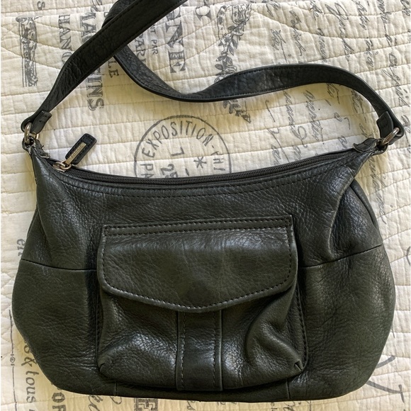Fossil Brand Small Black Shoulder Bag - Picture 2 of 6